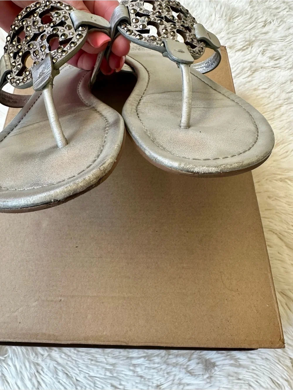 Tory Burch Miller Metallic Silver Crystal Logo Leather Thong Sandals Women’s 10